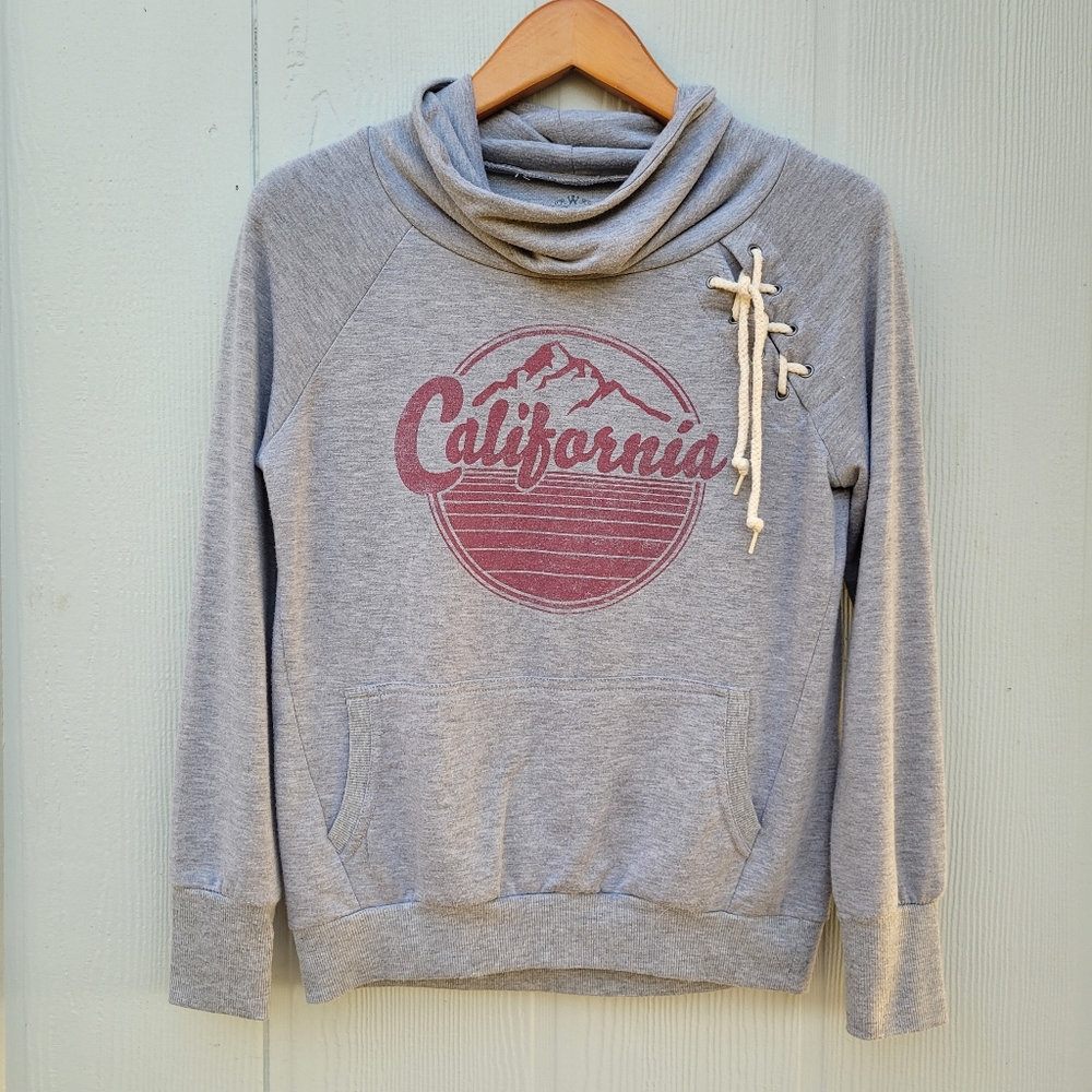 Well Worn California Grey Sweater Size XS